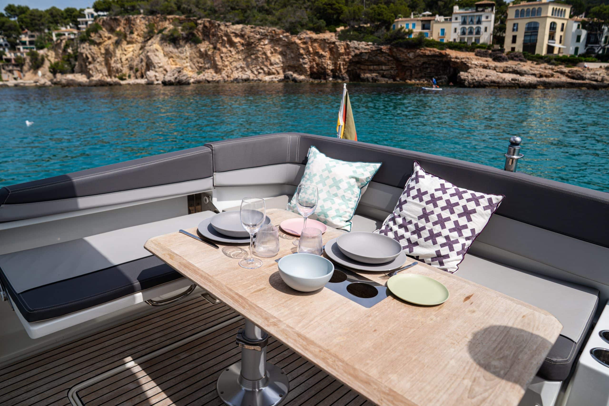 Boat charter with paella in Mallorca